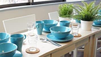 Condo familiar, 1 habitación, frente al mar | 1 habitación, escritorio, cortinas blackout y wifi gratis