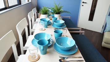 Bloc d'apartaments familiar, 1 dormitori, primera línia de platja | Zona de menjador de l'habitació