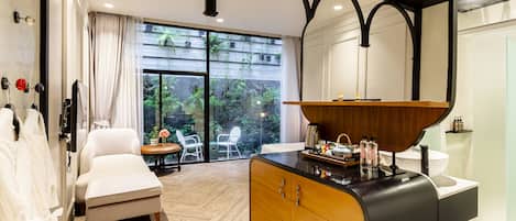Deluxe Room, Garden View | Premium bedding, minibar, blackout drapes, free WiFi