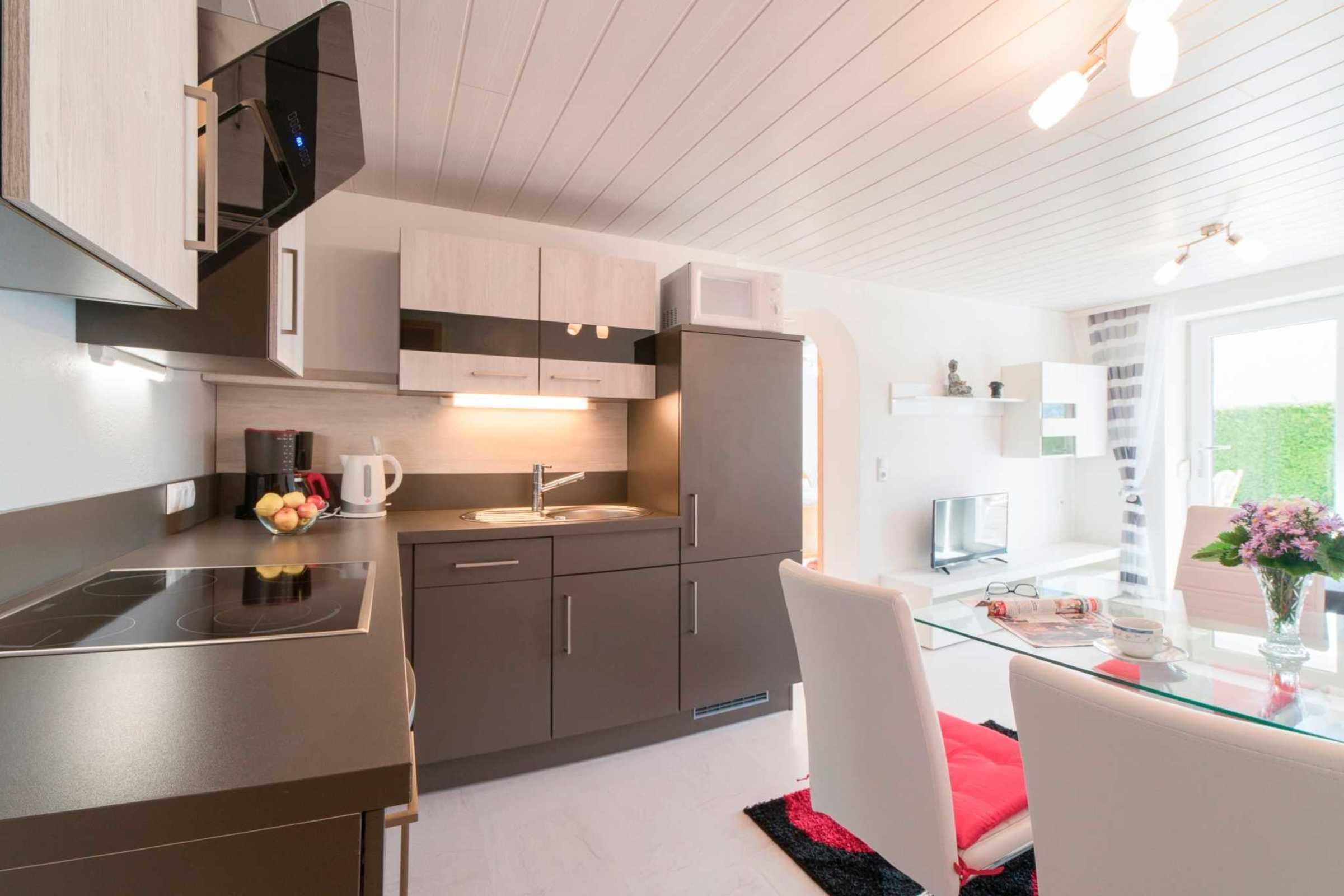 Fridge, microwave