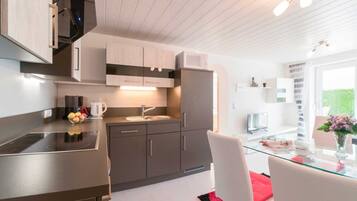 Kühlschrank, Mikrowelle