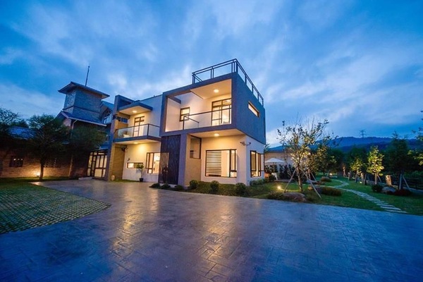 Front of property - evening/night