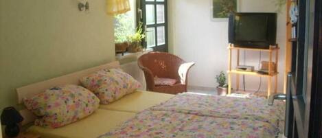 1 bedroom, WiFi, bed sheets