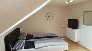 2 bedrooms, desk, iron/ironing board, free WiFi - On cloud nine in Siegen -:Seelbach (Siegen)