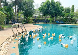 Outdoor pool - The Space Airport Hotel Chiang Rai (Chiang Rai)