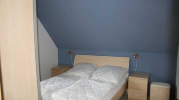 2 Schlafzimmer, Reisekinderbett, Bettwäsche