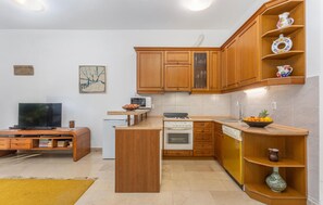 Kühlschrank, Herdplatte, Geschirrspüler