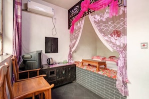 Desk, blackout drapes, free WiFi