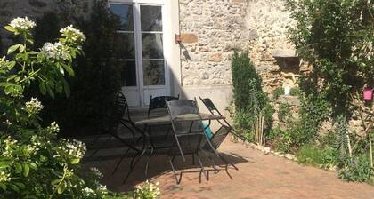 Le logis Saint Pierre , la terrasse