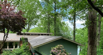 Lone Star Retreat # 1-10 min to Waynesville & BR Pkwy-25 min to Biltmore Estate