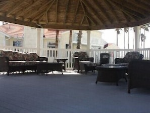 Terrace/patio - Great Location-1 Block From Beaches. 1st Floor. Complete bathroom remodel! (Corpus Christi)
