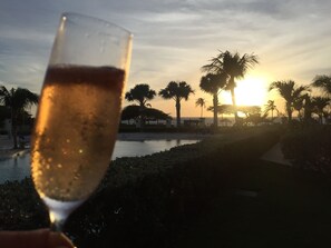 Property grounds - Luxury Patio in Oceania Residences with view to Eagle Beach. (Oranjestad)