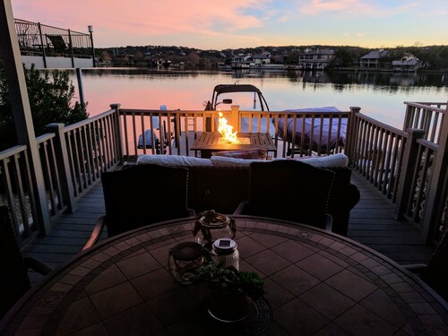 🌞Luxury East Facing Waterfront, Deck, Fishing, Near Yacht Club & Resort⛱