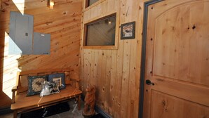 A wooden interior with a bench, a door, and a window. - Eagle's Ridge Lodge- 7 MIN WALK TO PEAK 9 & DOWNTOWN (Breckenridge)