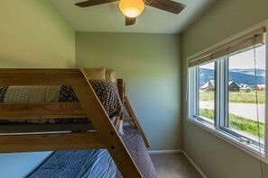 3 chambres, fer et planche à repasser, Wi-Fi, literie fournie