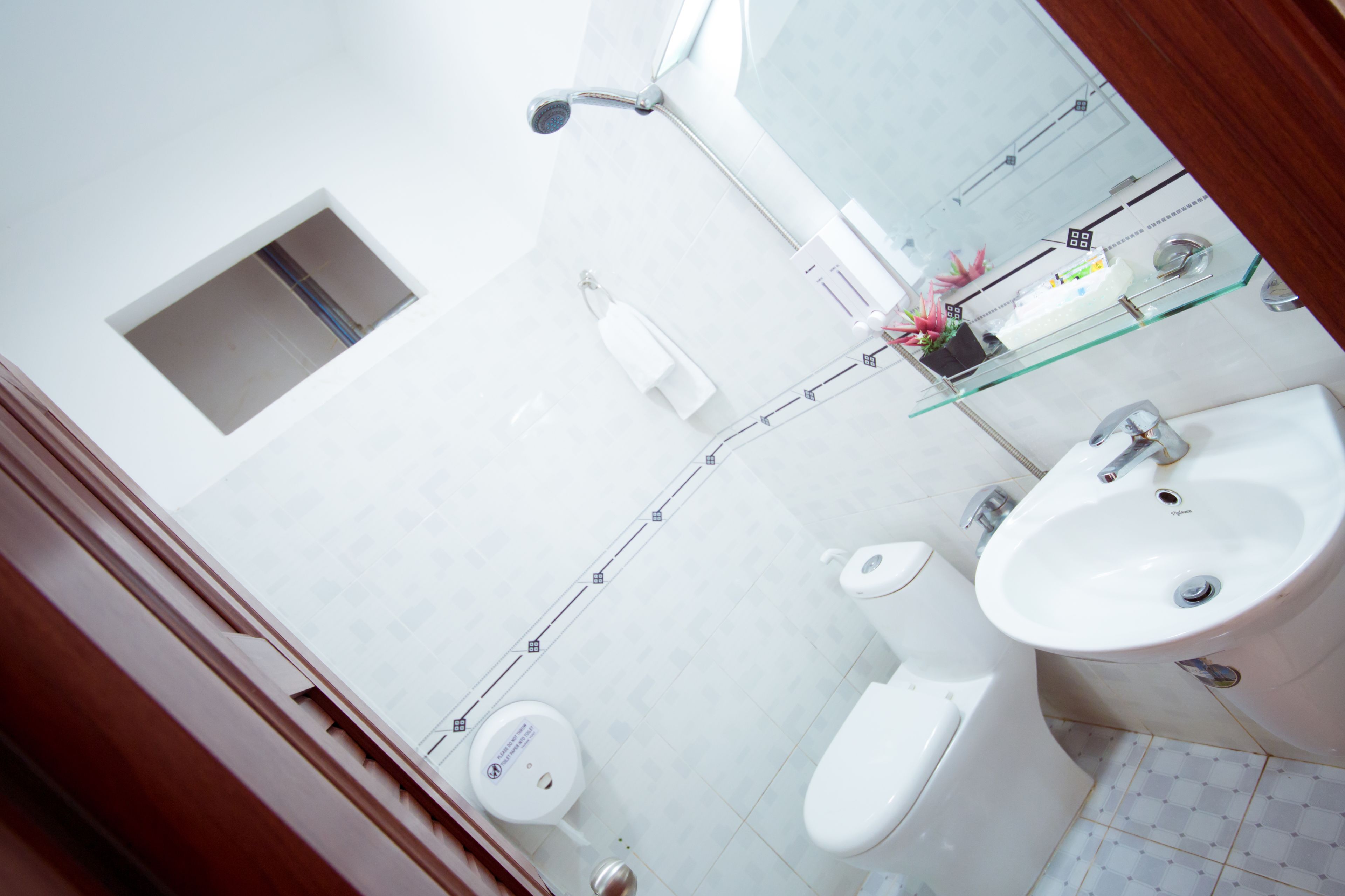 shower, free toiletries, slippers, towels