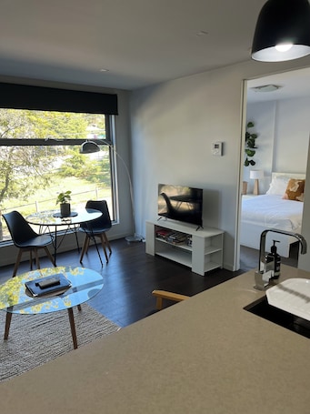 Deluxe Apartment, 1 Bedroom | Floor plan. Centrepoint Units Heidelberg