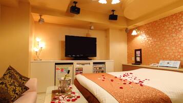 Basic Double Room | Minibar, soundproofing, free WiFi