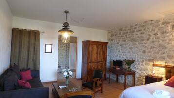 Classic Studio, Non Smoking, Kitchenette | 9 bedrooms, premium bedding, Select Comfort beds, in-room safe