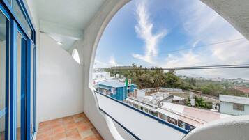 Family Room with Sea View | Balcony