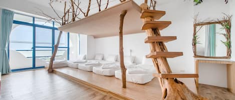 Family Room with Sea View | Soundproofing, free WiFi, bed sheets