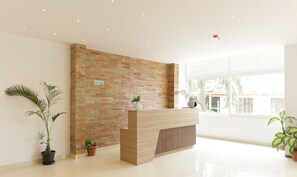 ฝ่ายต้อนรับ