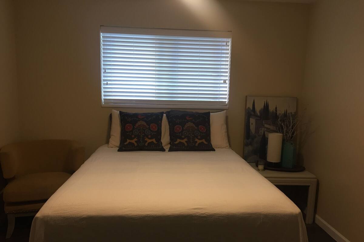 Hardy Zephrus | Rollaway beds (surcharge), WiFi (free), bed sheets