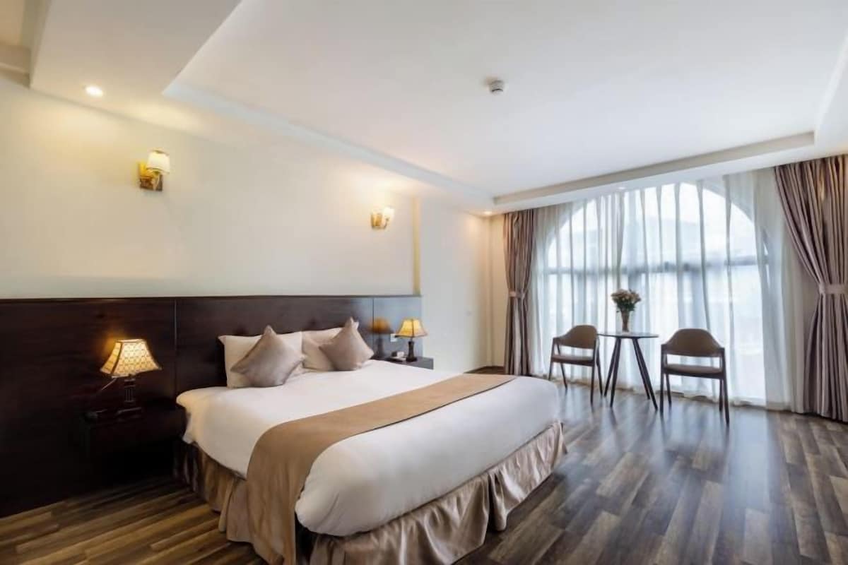 1 bedroom, minibar, desk, laptop workspace