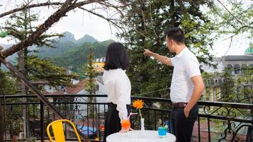 Breakfast, lunch served; local and international cuisine, garden views
