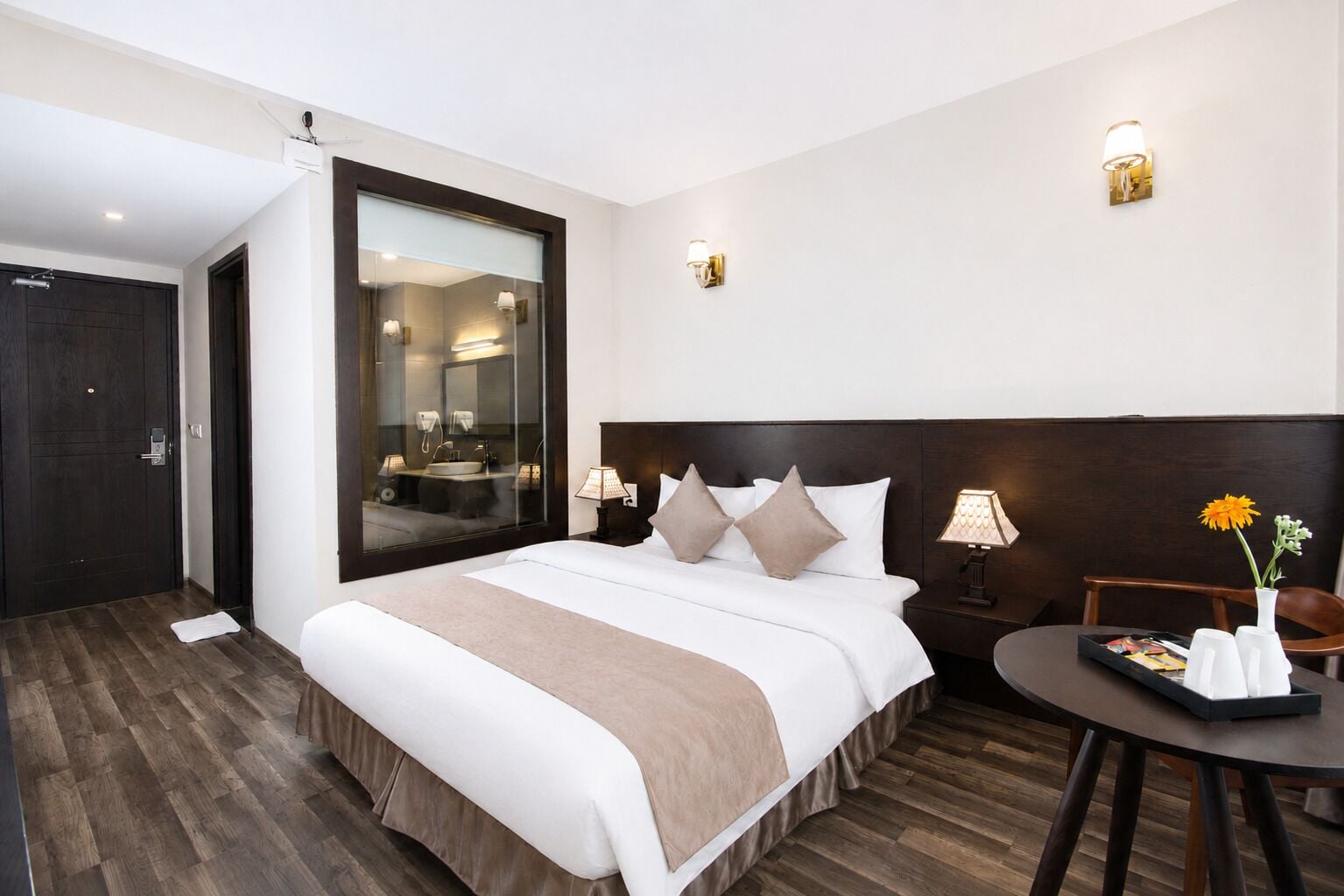 Standard Double Room | 1 bedroom, minibar, desk, laptop workspace