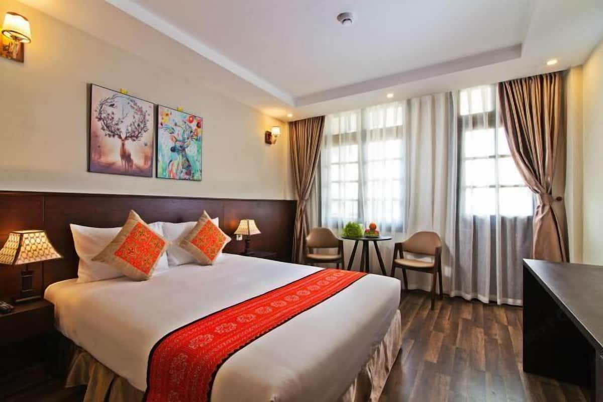 1 bedroom, minibar, desk, laptop workspace