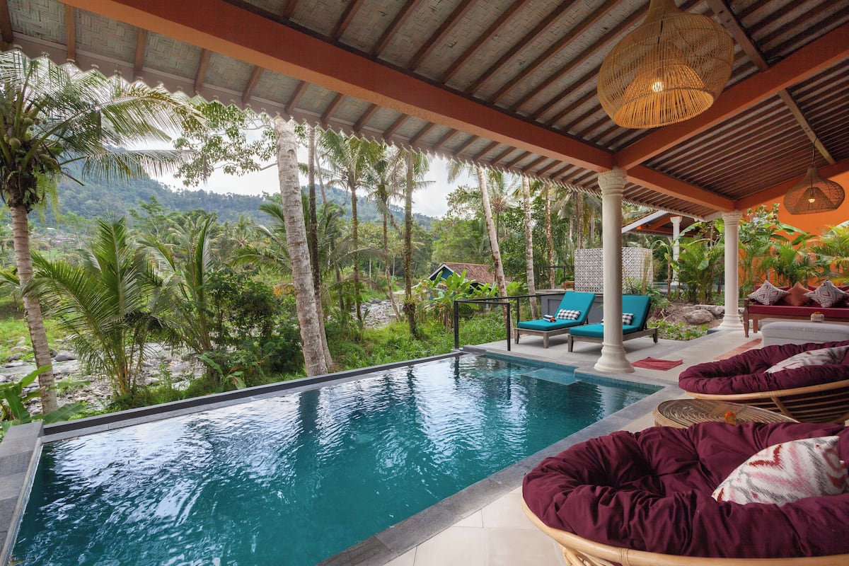 Superior Villa, River View | Terrace/patio