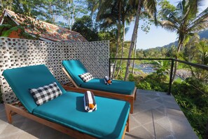 Villa superior, vistas al río | Terraza o patio