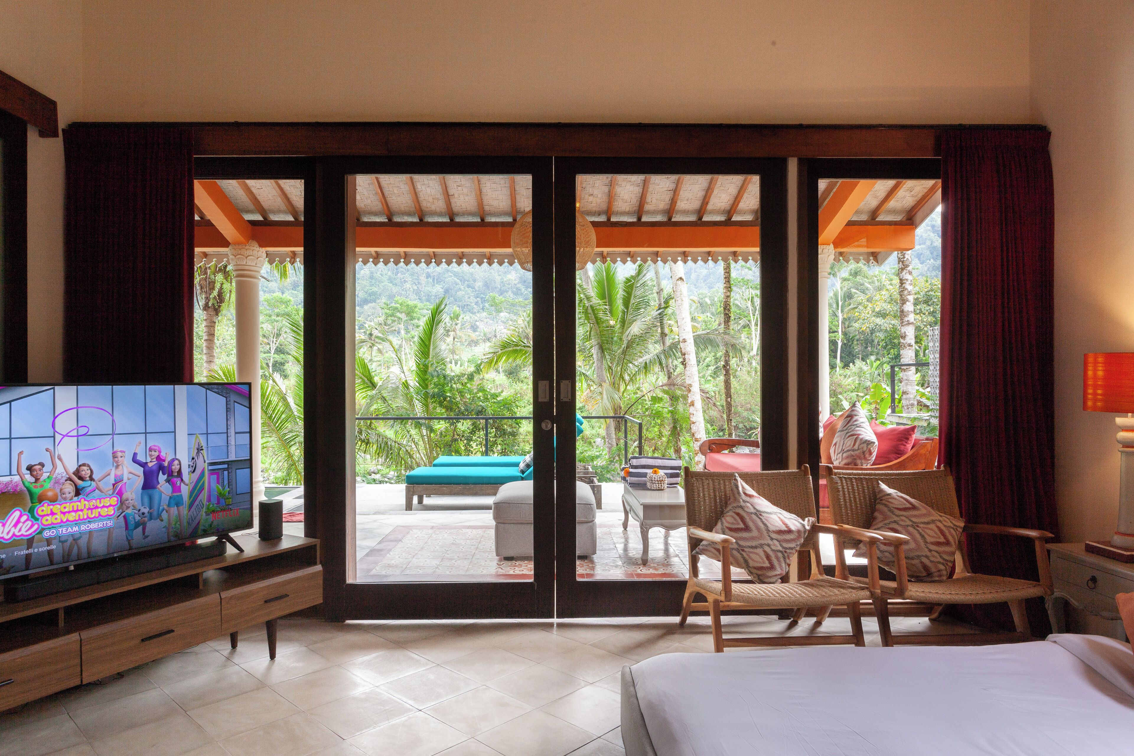 高級別墅, 河景 | 客廳 | 玩具