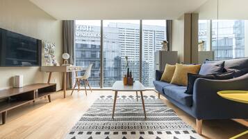 LOFT Comfort Suite | Living area | TV