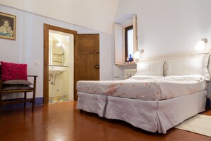 Deluxe Double Room, Garden View | Iron/ironing board, rollaway beds, free WiFi, wheelchair access