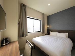 Desk, free WiFi, bed sheets - Smart Place Inn Kyoto Shijo Omiya Station (Kyoto)