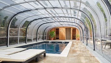 Indoor pool, seasonal outdoor pool, pool loungers