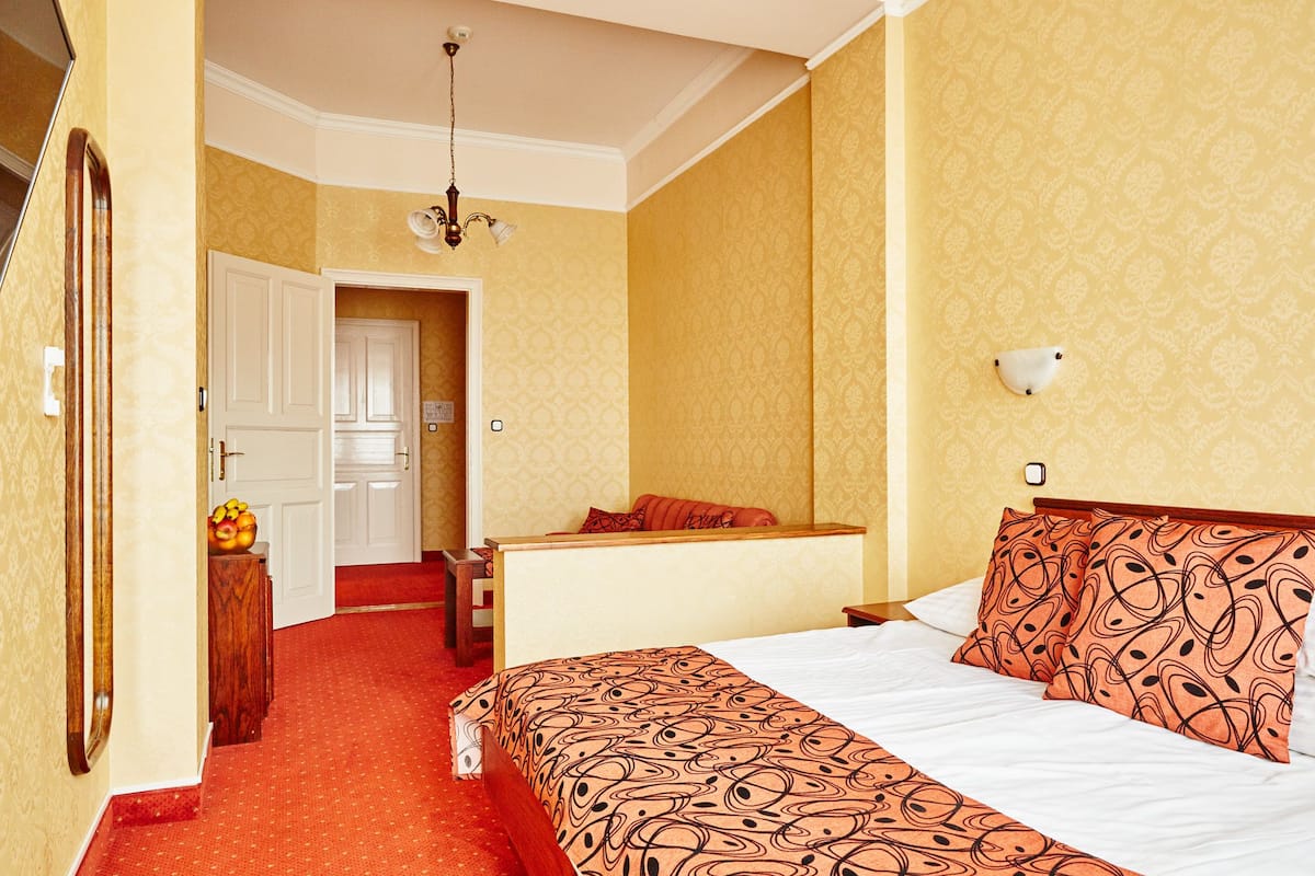 Suite, 2 Bedrooms | In-room safe, desk, blackout curtains, free WiFi