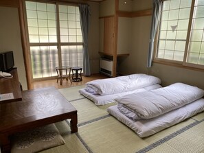 Free WiFi, bed sheets - Oyado Uchidaya (Nozawaonsen)