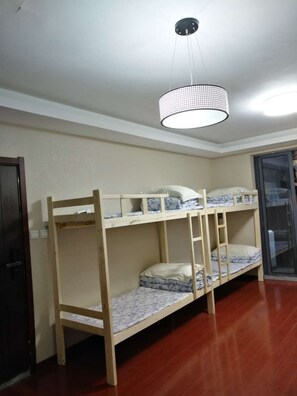 Bed in 8-Bed Female Dormitory | Free WiFi - Shanghai Yuelai Guest House - Hostel (Shanghai)