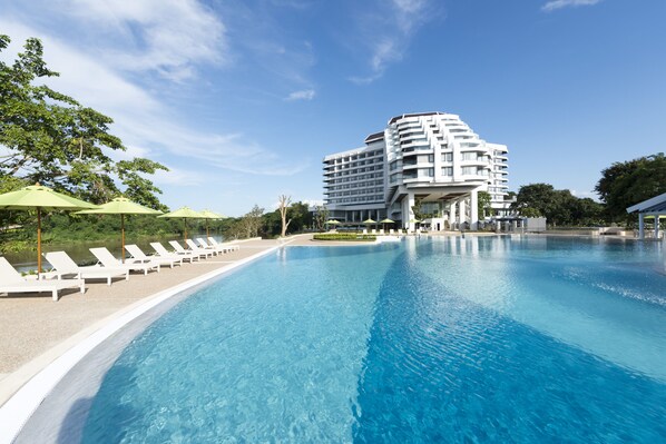 Açık yüzme havuzu 