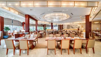 2 restaurants, breakfast, lunch, dinner served; Chinese cuisine