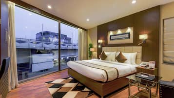 Lydisolert, ekstrasenger (mot et tillegg) og wi-fi (inkludert)