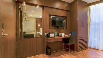 Dobbeltrom – standard, 1 soverom, røyk, kjøleskap | Lydisolert, ekstrasenger (mot et tillegg) og wi-fi (inkludert)