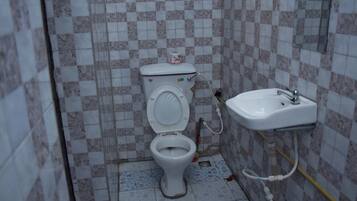 Standard Single Room | Bathroom