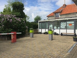 Pintu masuk hartanah