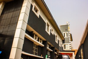 Exterior - Oakland Suites (Lagos)