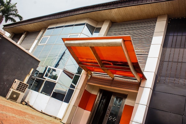 Pintu masuk interior