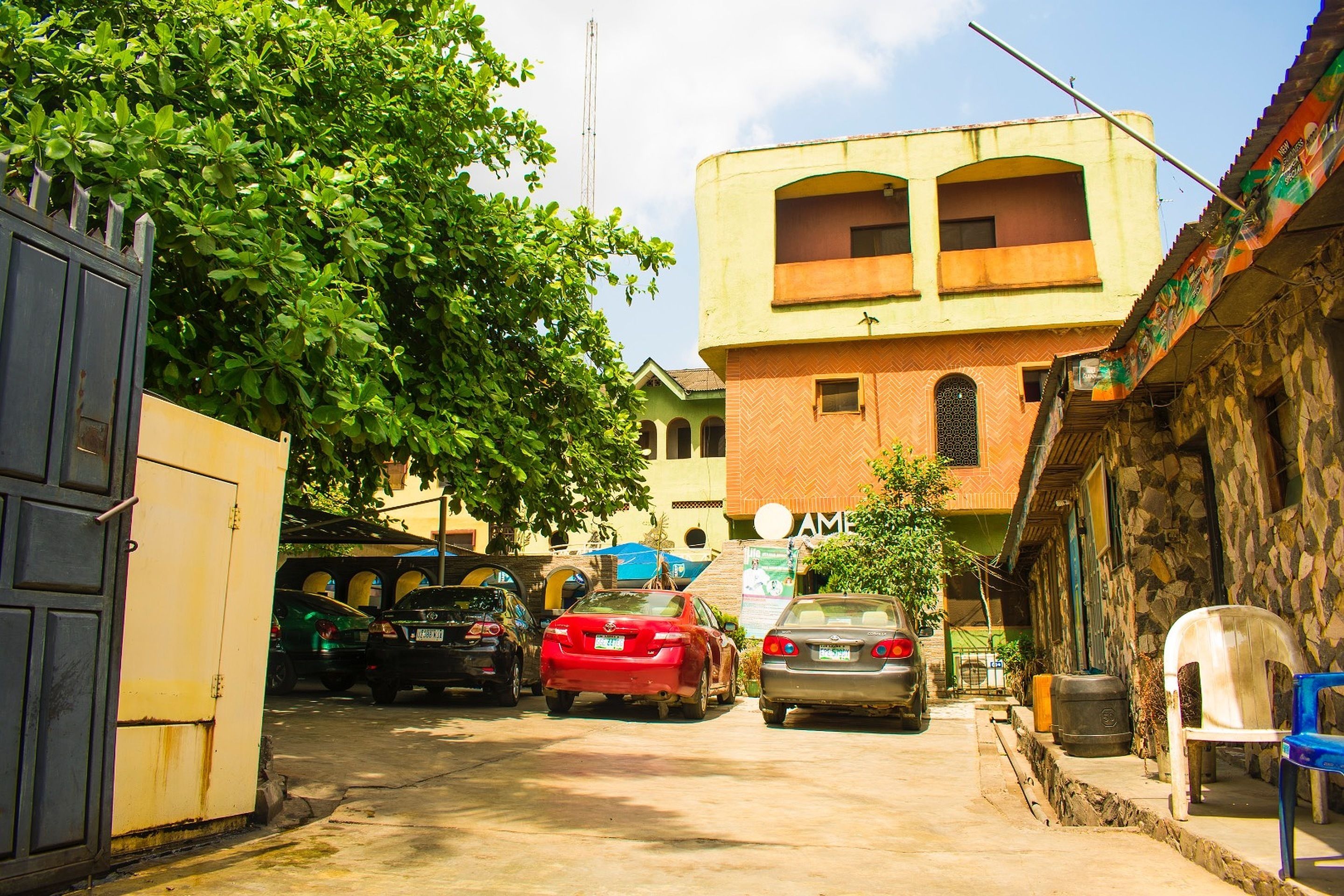 Entrada al alojamiento